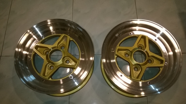 ล้อ2ชิ้นแท้ ssr f2 ขอบ13 กว้าง6"