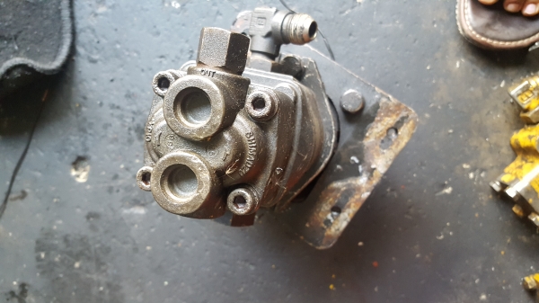 ปั๊มไฮดรอลิคหน้าครัช