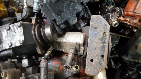 ปั๊มไฮดรอลิคหน้าครัช