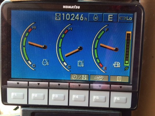 ขาย komatsu pc200-8 สวยๆ ติดต่อ 092-9823564 (ป๋าพต)