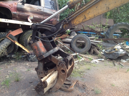 ขายแบคโฮ PC60-5 ปากคีบ โทร 081-9497804