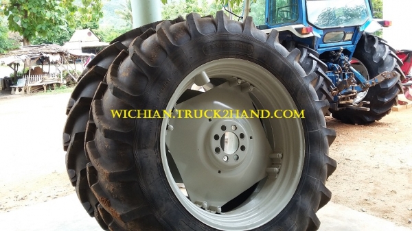ขายแล้วยางรถไถฟอร์ดเก่านอก ยางหลัง16.9-38 สภาพ90\% ยางกะทะล้อหลังคู่ละ55,000บาท. (ยางคู่หน้าขายแล้วครับ)