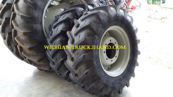 ขายแล้วยางรถไถฟอร์ดเก่านอก ยางหลัง16.9-38 สภาพ90\% ยางกะทะล้อหลังคู่ละ55,000บาท. (ยางคู่หน้าขายแล้วครับ)