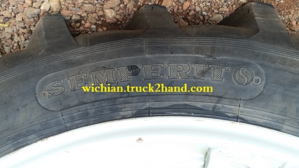 ขายแล้วยางรถไถฟอร์ดเก่านอก ยางหลัง16.9-38 สภาพ90\% ยางกะทะล้อหลังคู่ละ55,000บาท. (ยางคู่หน้าขายแล้วครับ)