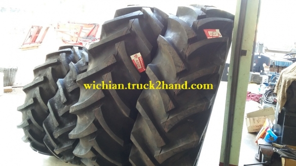 ขายแล้วยางรถไถฟอร์ดเก่านอก ยางหลัง16.9-38 สภาพ90\% ยางกะทะล้อหลังคู่ละ55,000บาท. (ยางคู่หน้าขายแล้วครับ)