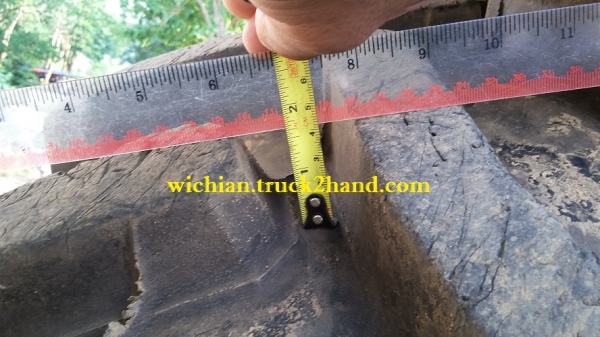 ขายแล้วยางรถไถฟอร์ดเก่านอก ยางหลัง16.9-38 สภาพ90\% ยางกะทะล้อหลังคู่ละ55,000บาท. (ยางคู่หน้าขายแล้วครับ)