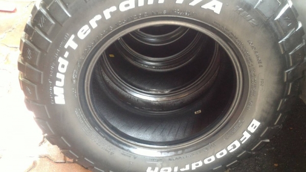 ขายยาง BF km2 265 x 75 x 16 ปี 12 ขายยาง BF km2 265 x 75 x 16 ปี 12