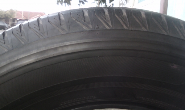 ขายยาง Bridgestone Ecopia EP850 265/65/17 ปี 14