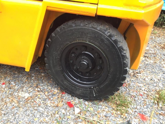 ขายรถโฟ๊คลิ๊ฟ3.5ตัน เสา4เมตร เครื่องดีระบบทุกอย่างสมบูรณ์ พร้อมใช้งานเอาไปไม่ต้องทำอะไรครับ ขาย 195000 บาทครับ