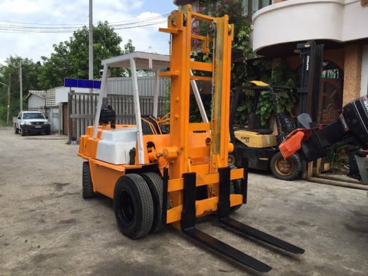 ขายรถโฟ๊คลิ๊ฟ3.5ตัน เสา4เมตร เครื่องดีระบบทุกอย่างสมบูรณ์ พร้อมใช้งานเอาไปไม่ต้องทำอะไรครับ ขาย 195000 บาทครับ