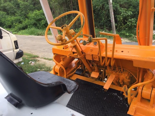 ขายรถโฟ๊คลิ๊ฟ3.5ตัน เสา4เมตร เครื่องดีระบบทุกอย่างสมบูรณ์ พร้อมใช้งานเอาไปไม่ต้องทำอะไรครับ ขาย 195000 บาทครับ