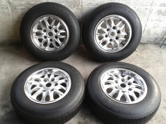 ยาง Yokohama 205/55R16ปี13 สวยๆ 4 เส้น ราคา 2000 บาท