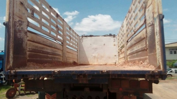 ขายดั้ม2เพลา เดก้า270 ปี47 รถสวยสภาพดี เอกสารถูกต้อง เล่มทะเบียนพร้อมโอน ราคา1,290,000 สนใจโทร 090-8588220คุณนะ 093-3258446คุณบิว หรือเข้าดูสินค้าอื่นๆได้ที่ www.narong2truck.com หรือ www.truck.in.th/498 หรือเพจFacebook ณรงค์ ซื้อขายรถมือสอง (เว็บไซต์ส่วน