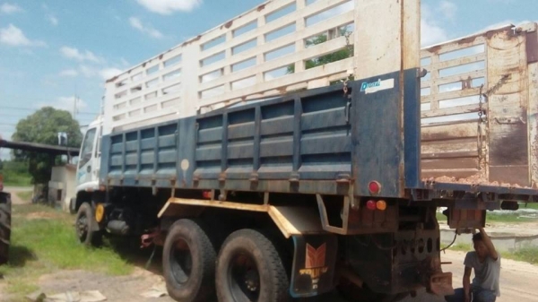 ขายดั้ม2เพลา เดก้า270 ปี47 รถสวยสภาพดี เอกสารถูกต้อง เล่มทะเบียนพร้อมโอน ราคา1,290,000 สนใจโทร 090-8588220คุณนะ 093-3258446คุณบิว หรือเข้าดูสินค้าอื่นๆได้ที่ www.narong2truck.com หรือ www.truck.in.th/498 หรือเพจFacebook ณรงค์ ซื้อขายรถมือสอง (เว็บไซต์ส่วน