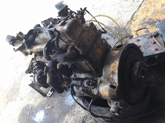 ขายเครื่องรถตัก4สูบ 15000 บาท