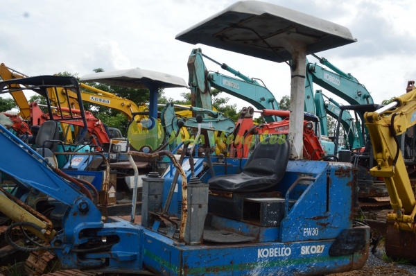 รถขุด KOBELCO SK027