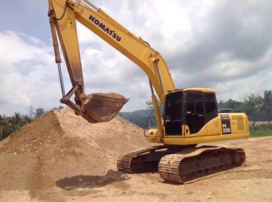 ขายKOMUTSU PC200-7 ชั่วโมงทำงานน้อย ช่วงล่างเต็ม สีเดิมสวยๆ รถสภาพพร้อมใช้ ขายKOMUTSU PC200-7 ชั่วโมงทำงานน้อย ช่วงล่างเต็ม สีเดิมสวยๆ รถสภาพพร้อมใช้