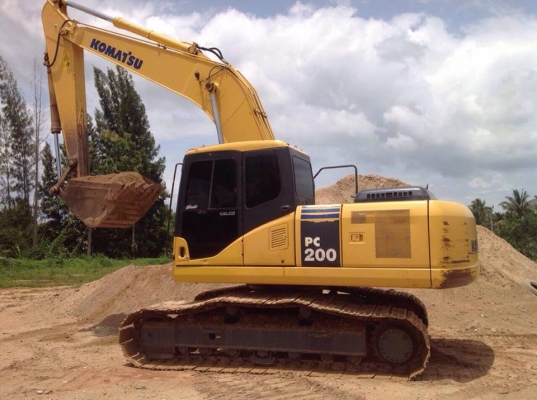 ขายKOMUTSU PC200-7 ชั่วโมงทำงานน้อย ช่วงล่างเต็ม สีเดิมสวยๆ รถสภาพพร้อมใช้ ขายKOMUTSU PC200-7 ชั่วโมงทำงานน้อย ช่วงล่างเต็ม สีเดิมสวยๆ รถสภาพพร้อมใช้
