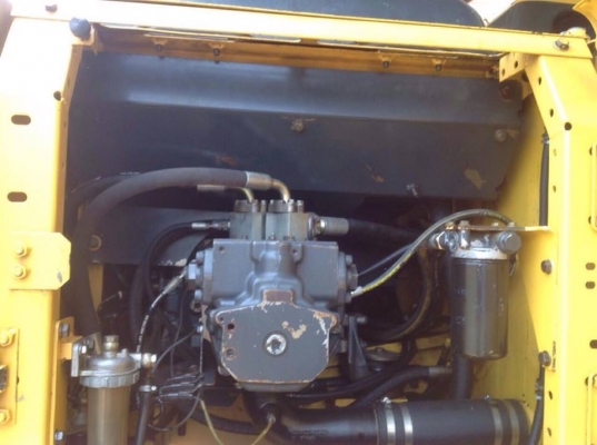 ขายKOMUTSU PC200-7 ชั่วโมงทำงานน้อย ช่วงล่างเต็ม สีเดิมสวยๆ รถสภาพพร้อมใช้ ขายKOMUTSU PC200-7 ชั่วโมงทำงานน้อย ช่วงล่างเต็ม สีเดิมสวยๆ รถสภาพพร้อมใช้