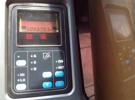 ขายKOMUTSU PC200-7 ชั่วโมงทำงานน้อย ช่วงล่างเต็ม สีเดิมสวยๆ รถสภาพพร้อมใช้ ขายKOMUTSU PC200-7 ชั่วโมงทำงานน้อย ช่วงล่างเต็ม สีเดิมสวยๆ รถสภาพพร้อมใช้