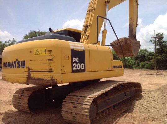 ขายKOMUTSU PC200-7 ชั่วโมงทำงานน้อย ช่วงล่างเต็ม สีเดิมสวยๆ รถสภาพพร้อมใช้ ขายKOMUTSU PC200-7 ชั่วโมงทำงานน้อย ช่วงล่างเต็ม สีเดิมสวยๆ รถสภาพพร้อมใช้