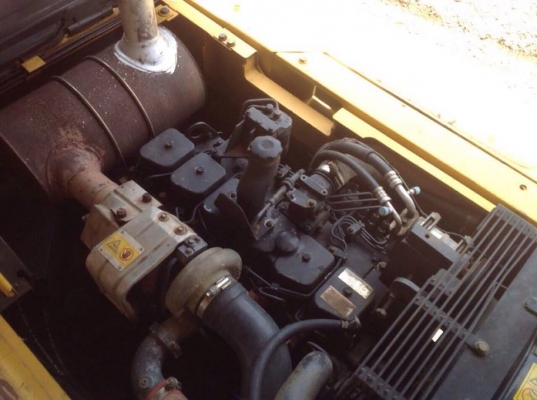 ขายKOMUTSU PC200-7 ชั่วโมงทำงานน้อย ช่วงล่างเต็ม สีเดิมสวยๆ รถสภาพพร้อมใช้ ขายKOMUTSU PC200-7 ชั่วโมงทำงานน้อย ช่วงล่างเต็ม สีเดิมสวยๆ รถสภาพพร้อมใช้