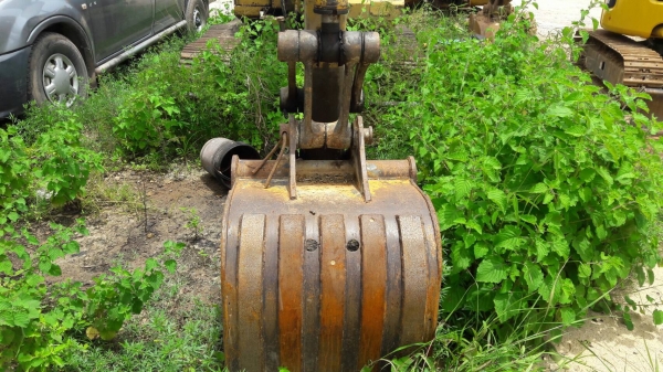 ขายkomatsu pc40-6 ขายตามสภาพ180000อุปกรณ์ครบ ขายkomatsu pc40-6 ขายตามสภาพ180000อุปกรณ์ครบ