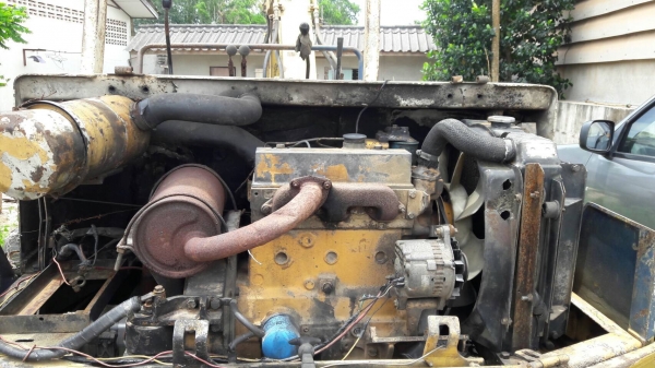 ขายkomatsu pc40-6 ขายตามสภาพ180000อุปกรณ์ครบ