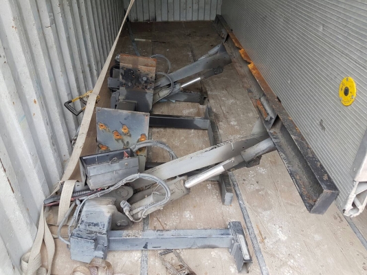 ขายลิฟท์ท้ายมีเนียมไฮดอรลิก 4 กระบอกเก่านอก