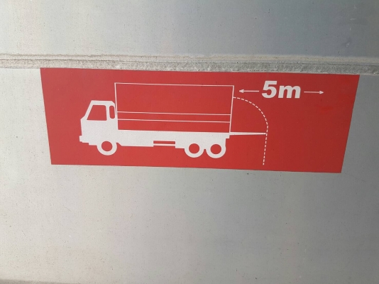 ขายลิฟท์ท้ายมีเนียมไฮดอรลิก 4 กระบอกเก่านอก