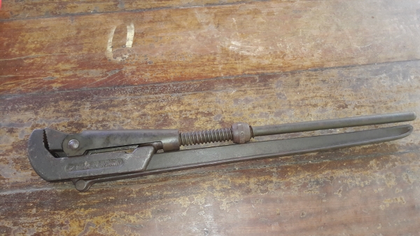 ขายคอม้านอร์เวย์เก่าเหล็กดีKONGSBERG MADE IN NORWAY.ขนาดปากจับ2.5"