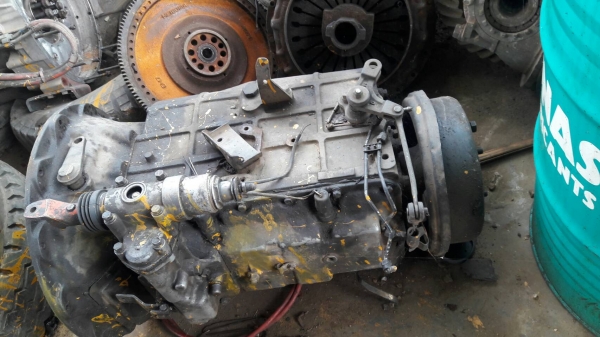 ขายเกียร์  NISSAN เครื่อง PE6 Turbo ราคาขาย ลูกล่ะ 28,000 บาท