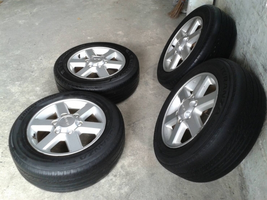 ขอบ16นิ้ว6รู อีสุ พร้อมยาง สวยๆ 4 ล้อ ราคา 5500 บาท