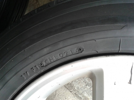 ขอบ16นิ้ว6รู อีสุ พร้อมยาง สวยๆ 4 ล้อ ราคา 5500 บาท