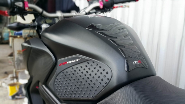 CB650F สวยสวรรค์ ปีสดๆ 2015 วิ่งน้อยมากมีประกันศูนย์ ต่อรองได้คับ