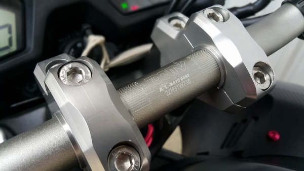 CB650F สวยสวรรค์ ปีสดๆ 2015 วิ่งน้อยมากมีประกันศูนย์ ต่อรองได้คับ