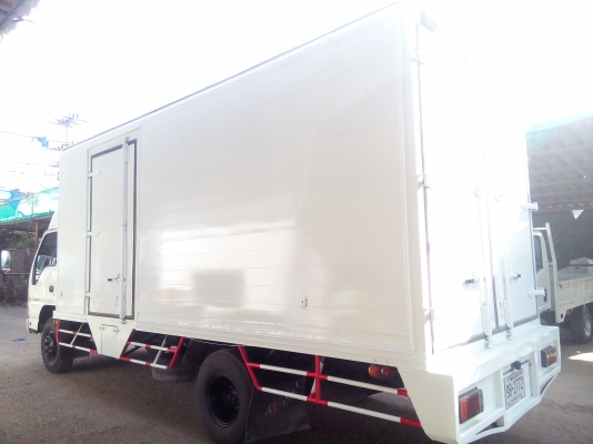 6 ล้อกลาง  *Euro.2* ISUZU  NQR 150 แรงม้า *ยาว 5.50 ม.* รถสวยเดิม+สวยจริง * รถห้างแท้ * มีเล่มพร้อมโอน *