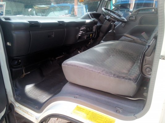 6 ล้อกลาง  *Euro.2* ISUZU  NQR 150 แรงม้า *ยาว 5.50 ม.* รถสวยเดิม+สวยจริง * รถห้างแท้ * มีเล่มพร้อมโอน *