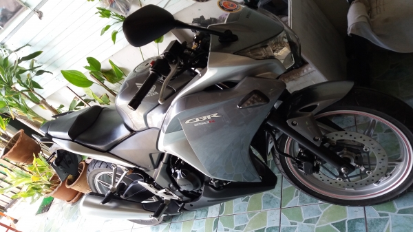 ขาย CBR 250 ปี54 ไมล์ 6พันกว่าๆ สภาพดีมากๆครับ