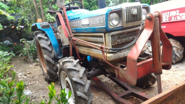 ขายรถไถ KUBOTA  L1802DT แถมดันหน้า และผาน3 ราคา 95,000 อ.แกลง จ.ระยอง  มีบริการขนส่งทั่วไทย DC Tractor Rayong 0818618678,0899347475 https://www.facebook.com/DC-Tractor-Rayong-3071545327&hellip;/shop&hellip; id line=081-8618678 id line=089-9347475