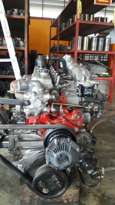 เครื่องยนต์ฮีโน่HO7Dสิงห์ไฮเทค195แรงม้าเครื่องสวยติดดีมากครับ