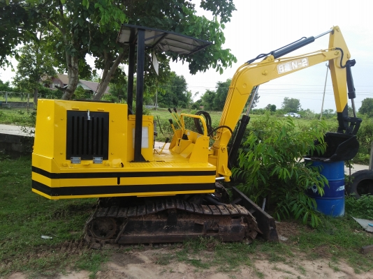 ขายรถแบคโฮ นิสสัน เท่าPC25 เก่านอก