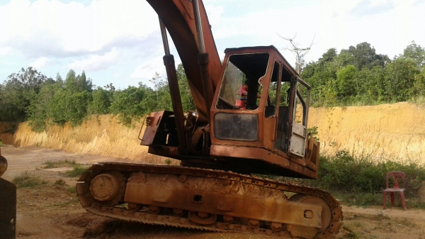 รถขุดHITACHI UH07...รุ่น200 รถเก่าเก็บ ใช้งานได้ปกติ ขายตามสภาพ.. รถขุดHITACHI UH07...รุ่น200 รถเก่าเก็บ ใช้งานได้ปกติ ขายตามสภาพ..