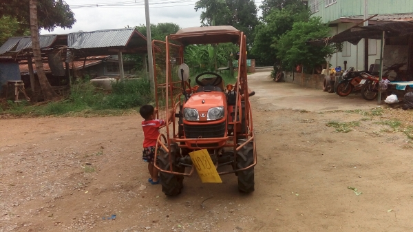 ขายB2420พร้อมโครงกันอ้อยและผาน