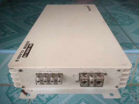 แอมป์คลาสดี soundmatch 3000.1d(วัตจริงน่าจะ1800w) มือสองสภาพ ‪#&lrm;ตำหนิ‬ เวลาเปิด-ปิดจะดังปุ๊กแต่พอเปิดแล้วก็ดังปกติ แรงดี เบสเป็นลูก ขับ10&quot;-12&quot;หล่อสบาย ขายตามสภาพ 2150 บาทรวมส่งเอกชนของเคอรี่ สนใจ0892425454 อยู่สระบุรีส่งได้