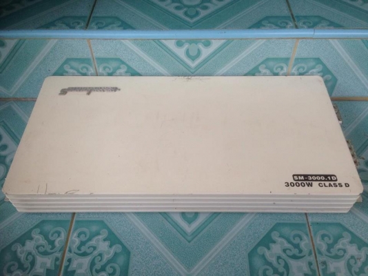 แอมป์คลาสดี soundmatch 3000.1d(วัตจริงน่าจะ1800w) มือสองสภาพ ‪#&lrm;ตำหนิ‬ เวลาเปิด-ปิดจะดังปุ๊กแต่พอเปิดแล้วก็ดังปกติ แรงดี เบสเป็นลูก ขับ10&quot;-12&quot;หล่อสบาย ขายตามสภาพ 2150 บาทรวมส่งเอกชนของเคอรี่ สนใจ0892425454 อยู่สระบุรีส่งได้