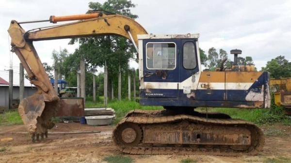 ขาย 225,000 KOMATSU 12-2 HD   เครื่องดี ปั้มแรง เอวแน่น ช่วงล่างเต็ม เอกอารอินวอยท์ สภาพเก่านอก รถสวยพร้อมใช้ 090-772-3710 090-772-3708