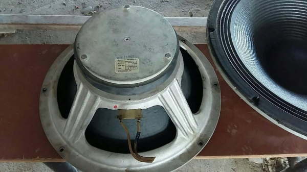 sub 18 นิ้ว เซอร์วิน เวก้า ใช้งานได้ตามปกติ คู่ละ 5,000 ครับ sub 18 นิ้ว เซอร์วิน เวก้า ใช้งานได้ตามปกติ คู่ละ 5,000 ครับ