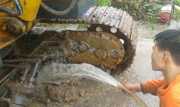 ขายรถรถแม็คโค