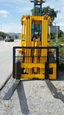 โฟล์ลิฟท์ Komatsu เครื่อง 6D95 ขนาด 3.5 ตัน  รุ่น 4 เสา 3 ท่อน สูง 4 เมตร